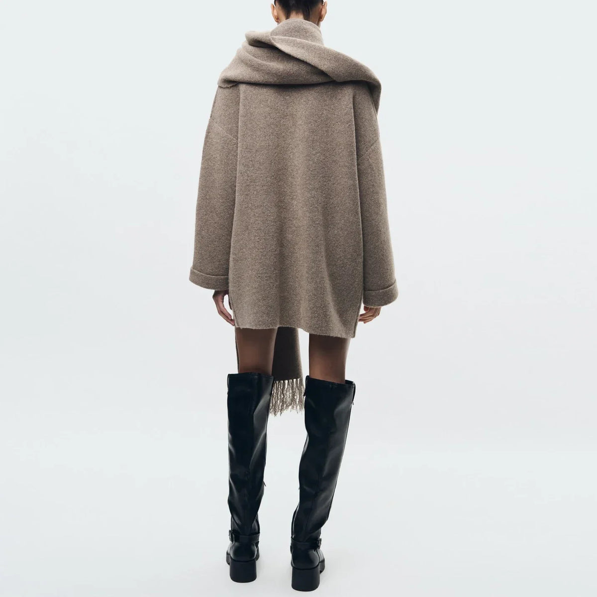 Strickjacke mit Schal